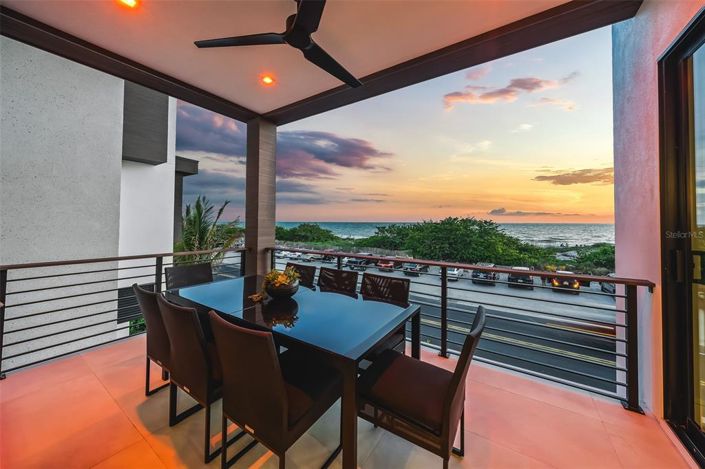 Image No.44-6 Bed Property for sale