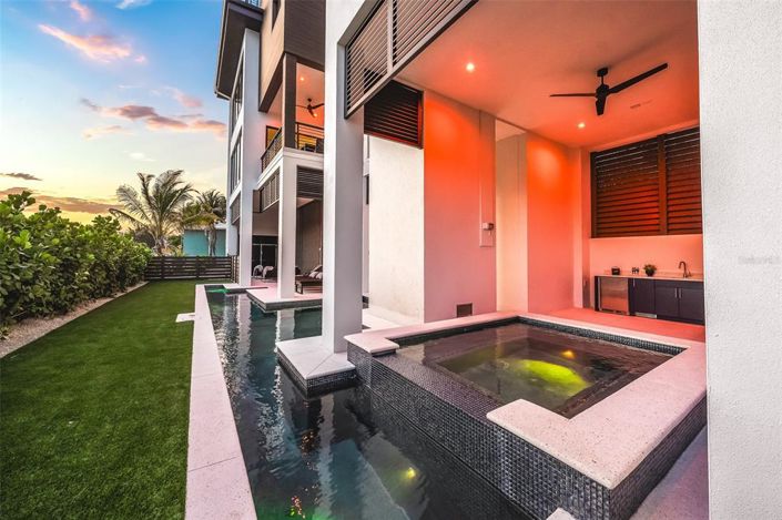 Image No.58-6 Bed Property for sale