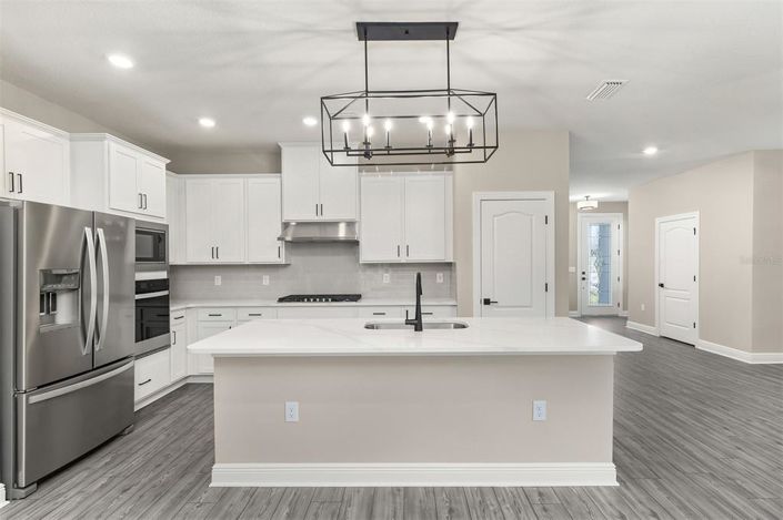 Image No.2-6 Bed Property for sale