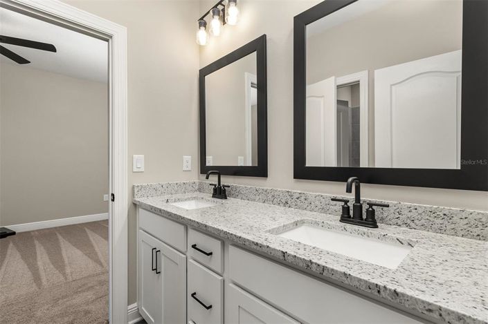 Image No.7-6 Bed Property for sale