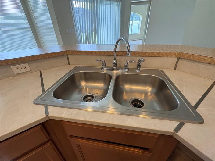 Image No.24-3 Bed Property for sale