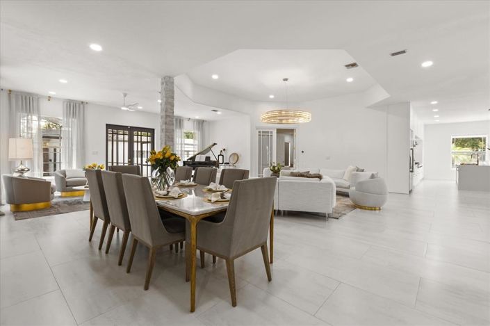 Image No.15-5 Bed Property for sale