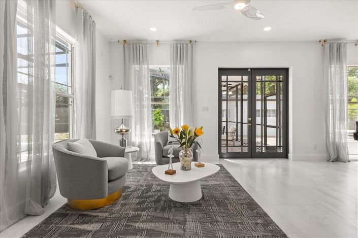 Image No.16-5 Bed Property for sale