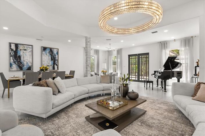 Image No.18-5 Bed Property for sale