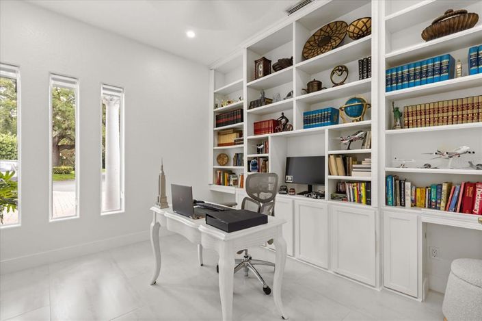 Image No.21-5 Bed Property for sale