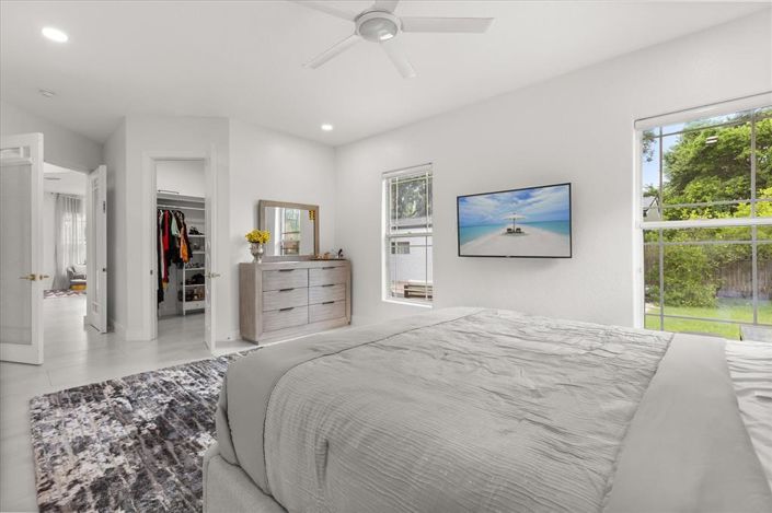 Image No.25-5 Bed Property for sale