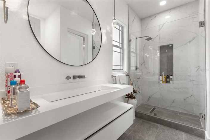 Image No.33-5 Bed Property for sale