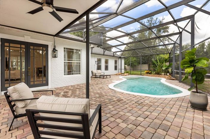 Image No.38-5 Bed Property for sale