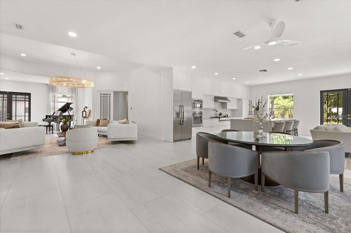 Image No.4-5 Bed Property for sale