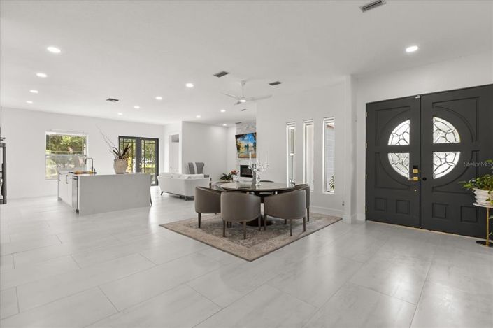 Image No.5-5 Bed Property for sale