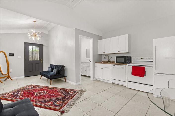 Image No.50-5 Bed Property for sale