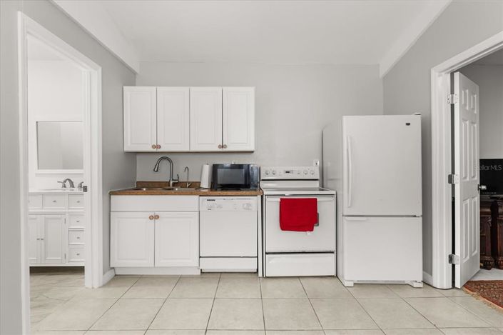 Image No.51-5 Bed Property for sale