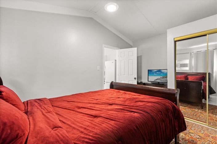 Image No.54-5 Bed Property for sale