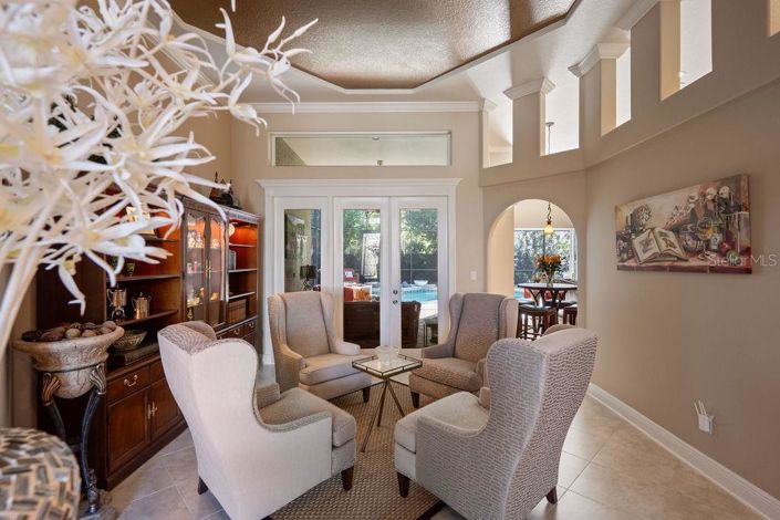 Image No.10-5 Bed Property for sale