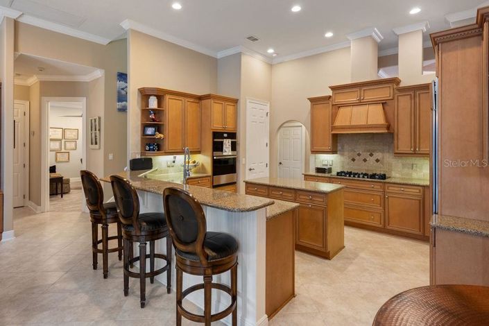 Image No.11-5 Bed Property for sale