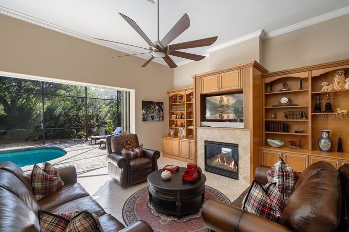 Image No.14-5 Bed Property for sale