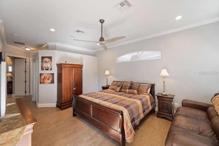 Image No.18-5 Bed Property for sale