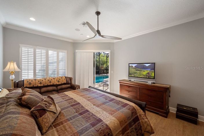 Image No.19-5 Bed Property for sale