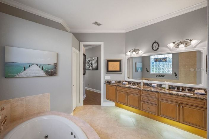 Image No.21-5 Bed Property for sale