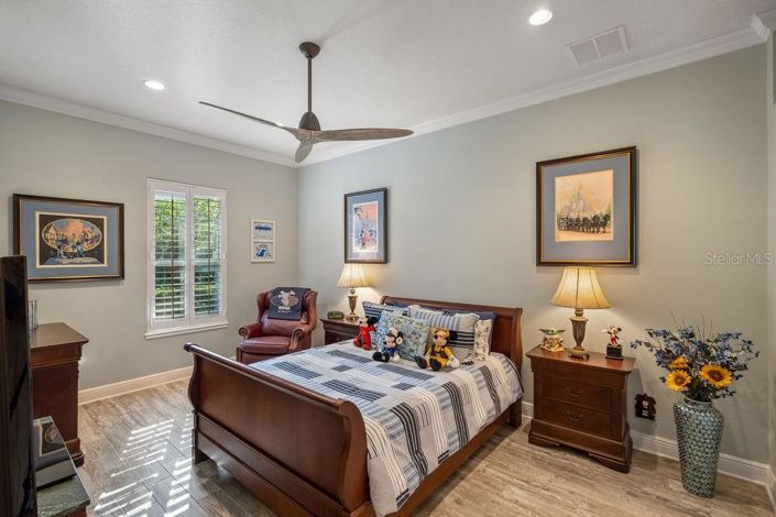 Image No.24-5 Bed Property for sale