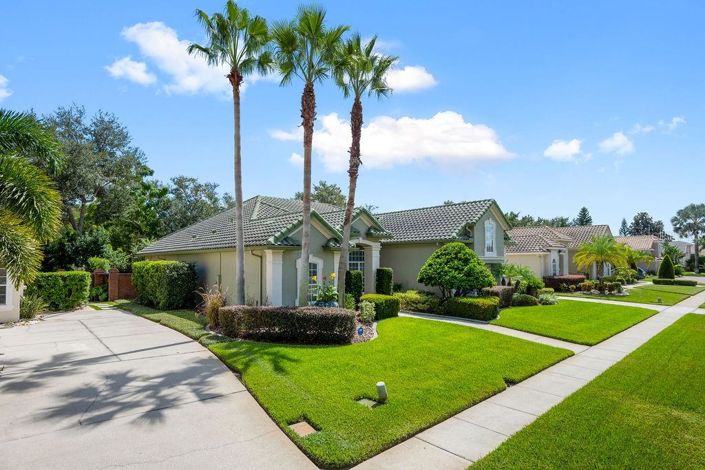 Image No.40-5 Bed Property for sale