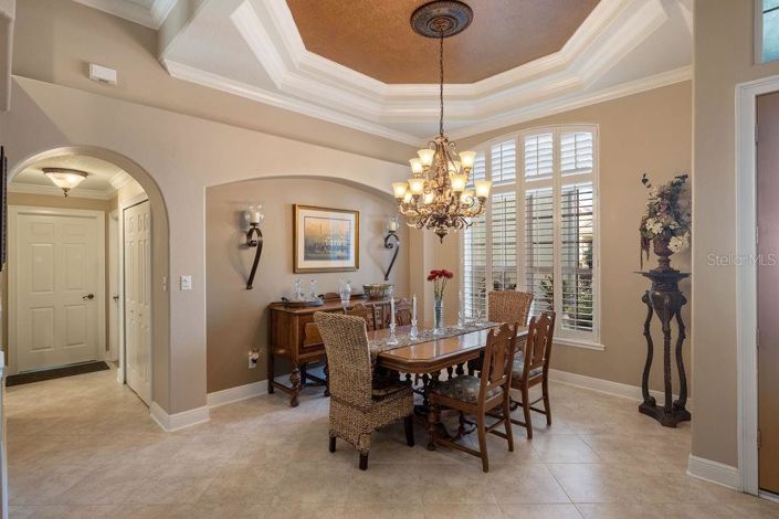 Image No.8-5 Bed Property for sale