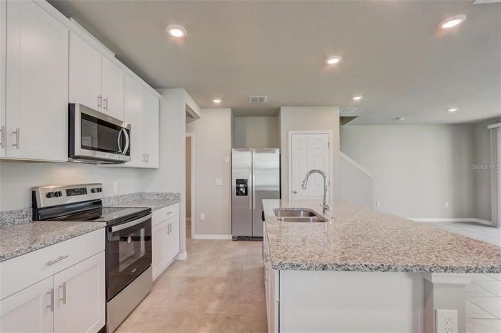 Image No.12-3 Bed Property for sale