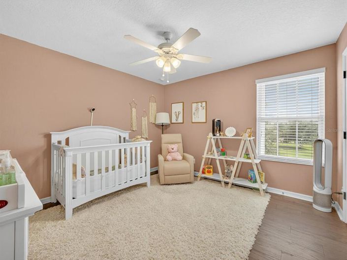 Image No.17-5 Bed Property for sale