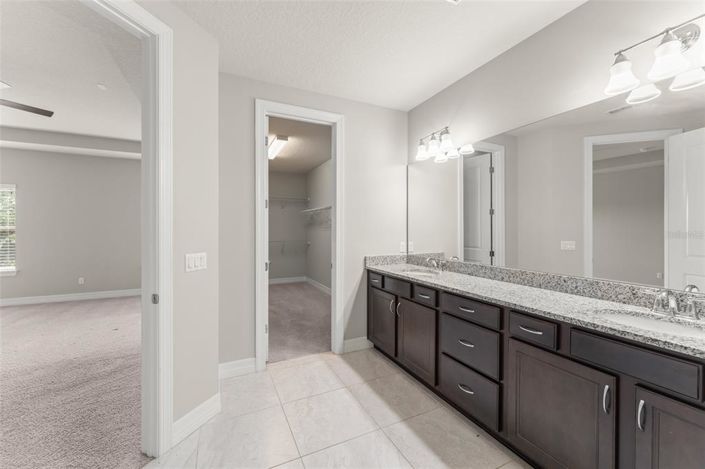 Image No.25-4 Bed Property for sale