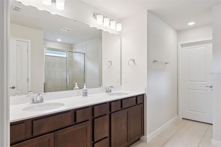 Image No.15-5 Bed Property for sale