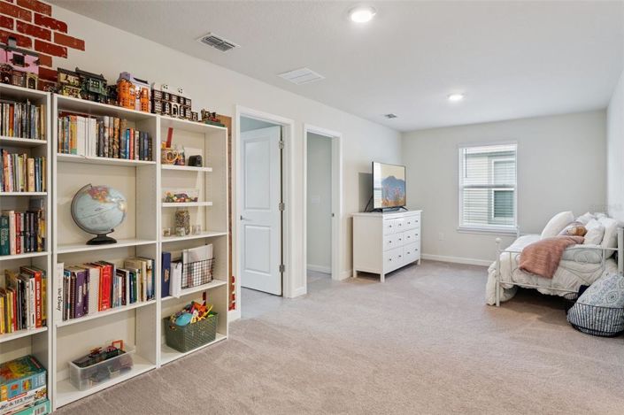 Image No.22-5 Bed Property for sale