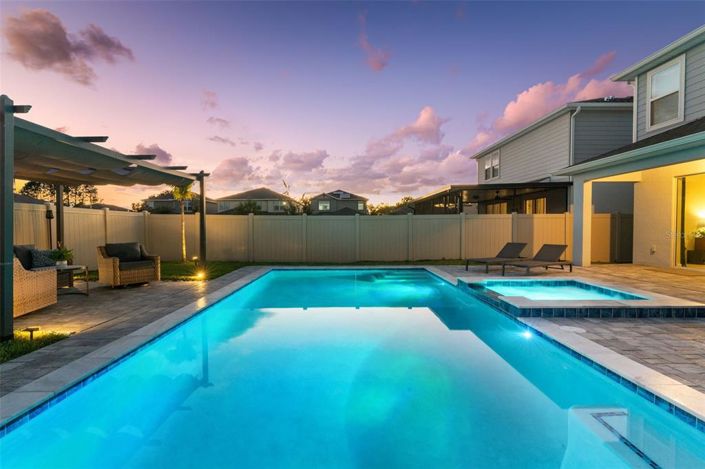 Image No.27-5 Bed Property for sale