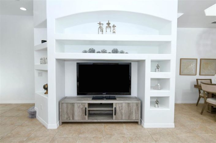 Image No.11-3 Bed Property for sale