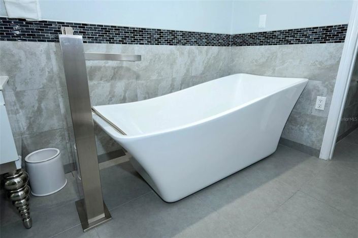 Image No.26-3 Bed Property for sale