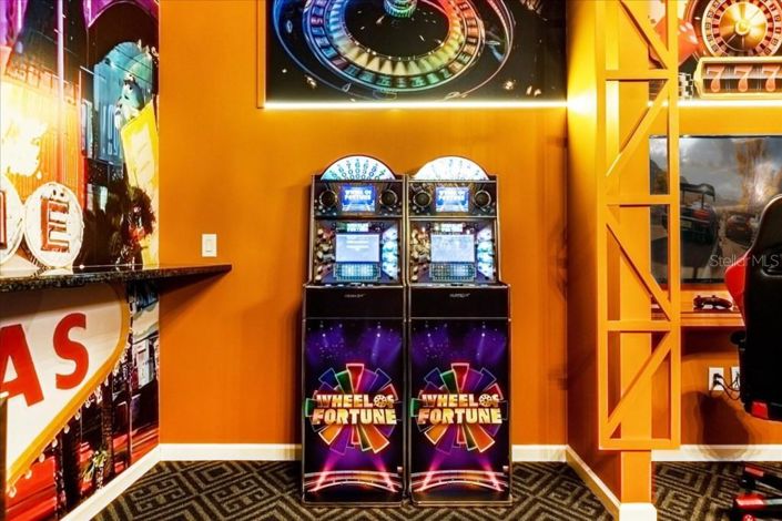 Image No.14-9 Bed Property for sale