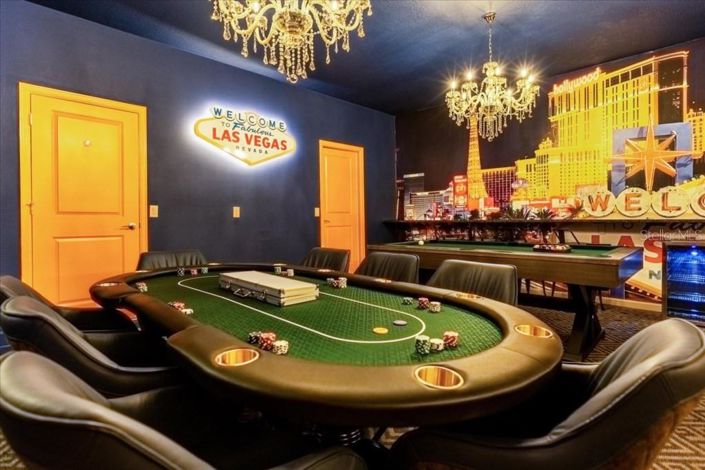 Image No.15-9 Bed Property for sale