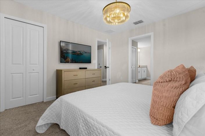 Image No.28-9 Bed Property for sale