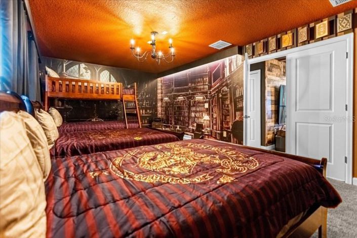 Image No.33-9 Bed Property for sale