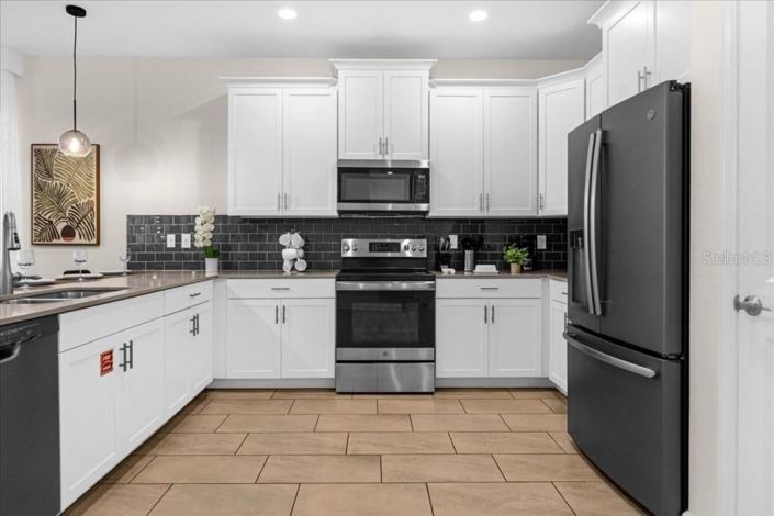 Image No.8-9 Bed Property for sale