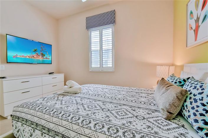 Image No.19-5 Bed Property for sale