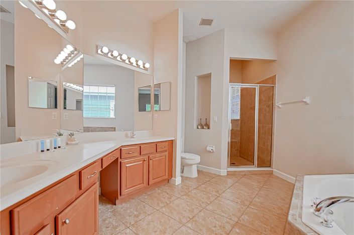 Image No.32-5 Bed Property for sale