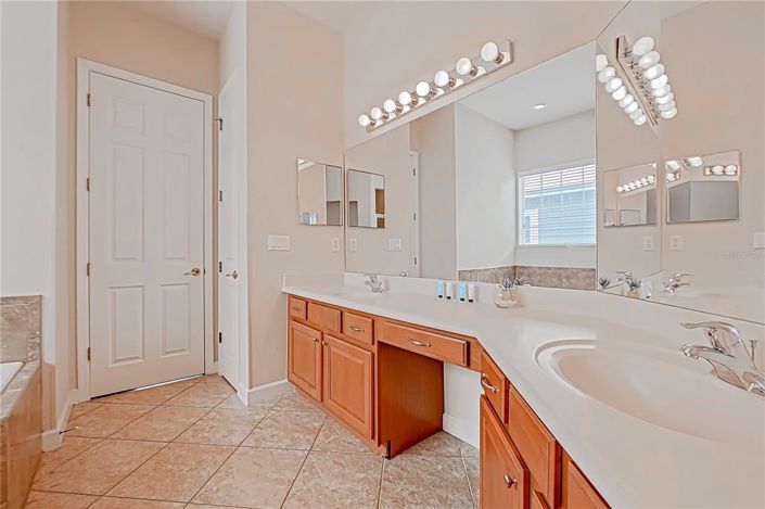 Image No.34-5 Bed Property for sale