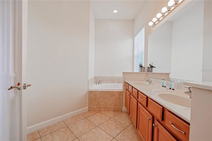 Image No.42-5 Bed Property for sale