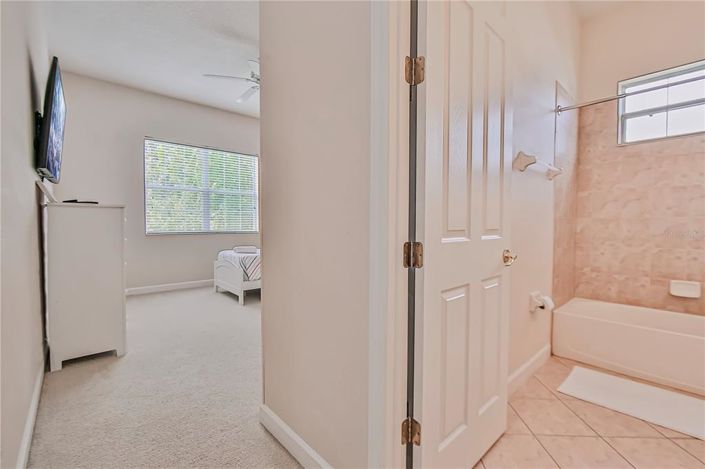 Image No.50-5 Bed Property for sale