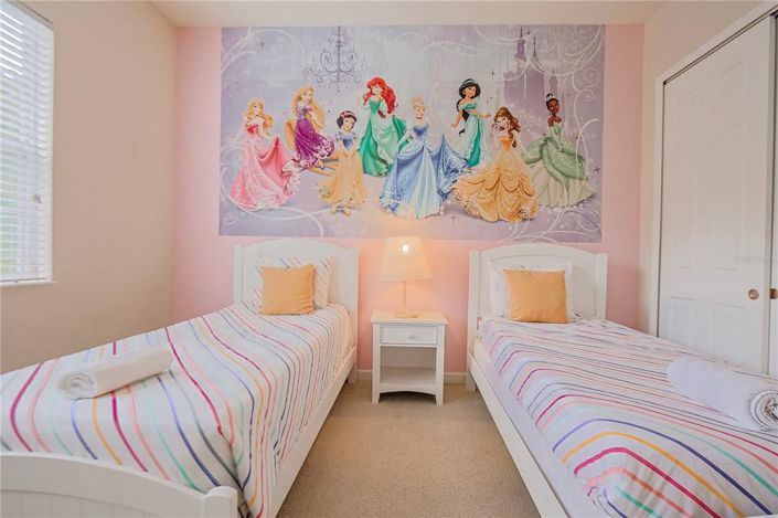 Image No.56-5 Bed Property for sale