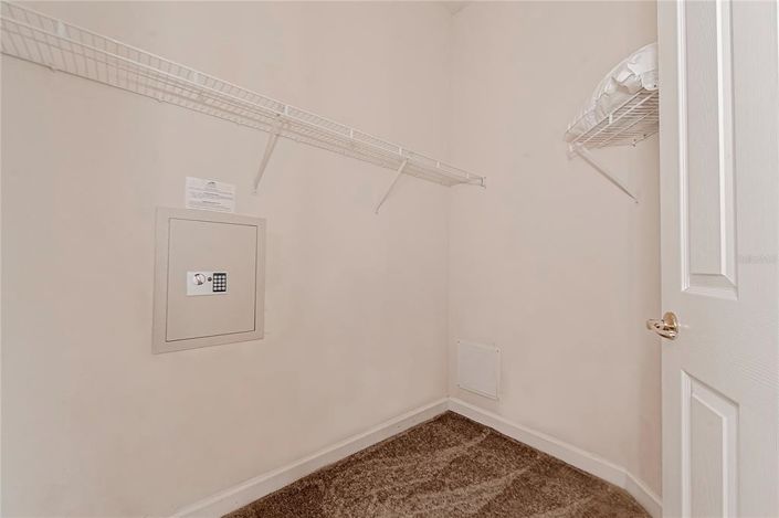 Image No.60-5 Bed Property for sale