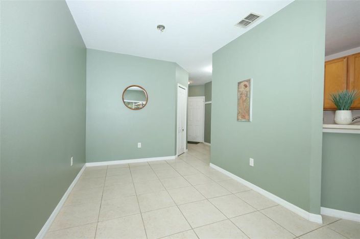 Image No.6-2 Bed Townhouse for sale