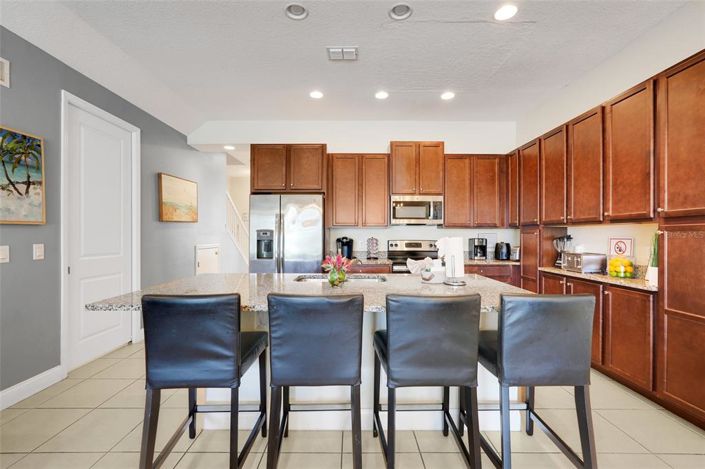 Image No.11-4 Bed Townhouse for sale