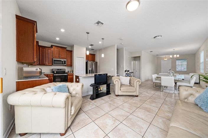 Image No.10-3 Bed Townhouse for sale