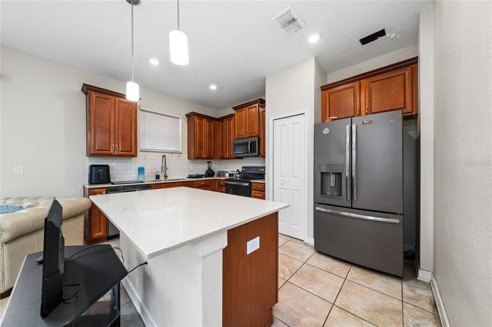 Image No.12-3 Bed Townhouse for sale